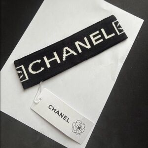 CHANEL Black Knit Headband - NWT- elastic